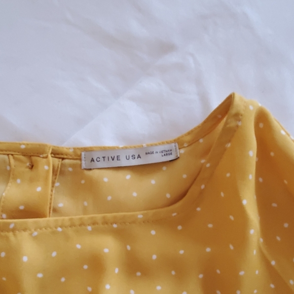 Tops - Picture 7 of 7